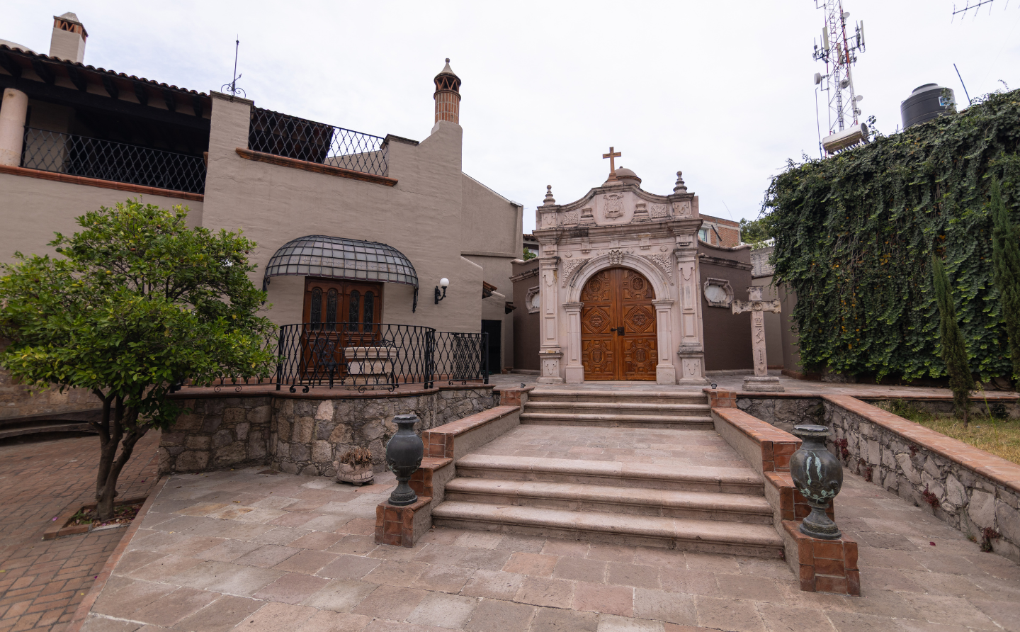 Majestuosa-casona-diseño-colonial-scaled