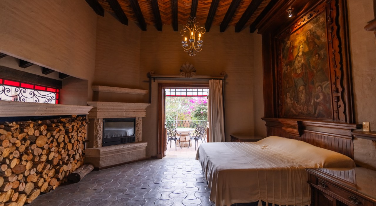 Recamara-principal-diseño-colonial-casona-scaled